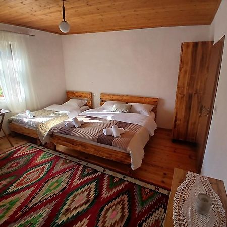 Bujtina Tusha Hotel Priska e Madhe Eksteriør billede
